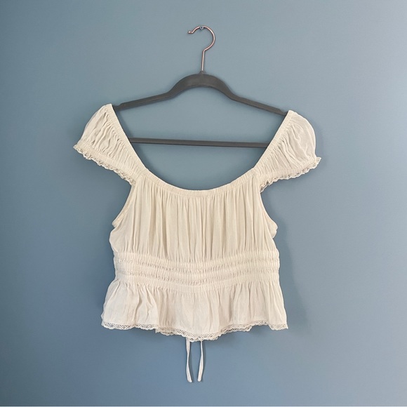 Cropped Cap Sleeve Blouse with Lace Trim - Picture 5 of 8